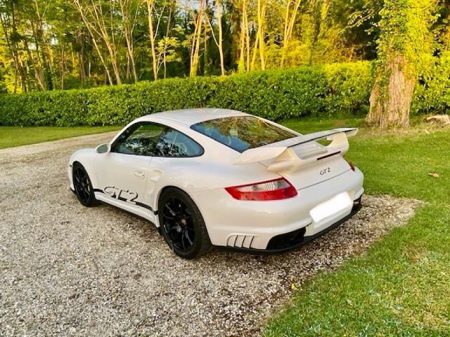 Porsche 911 image 2