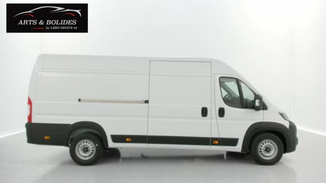 Peugeot Boxer image 1