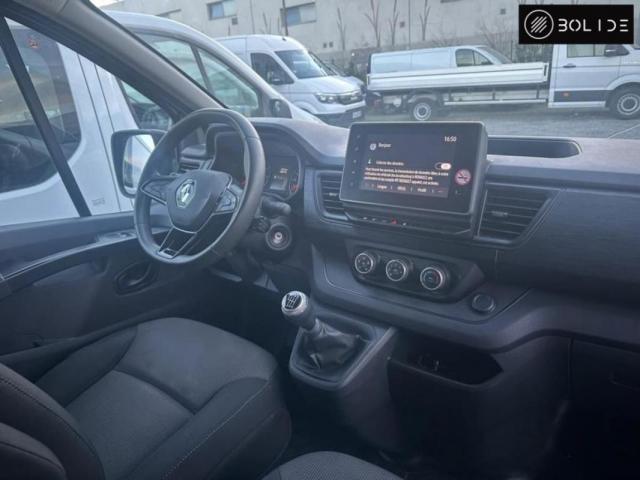 Renault Trafic image 9