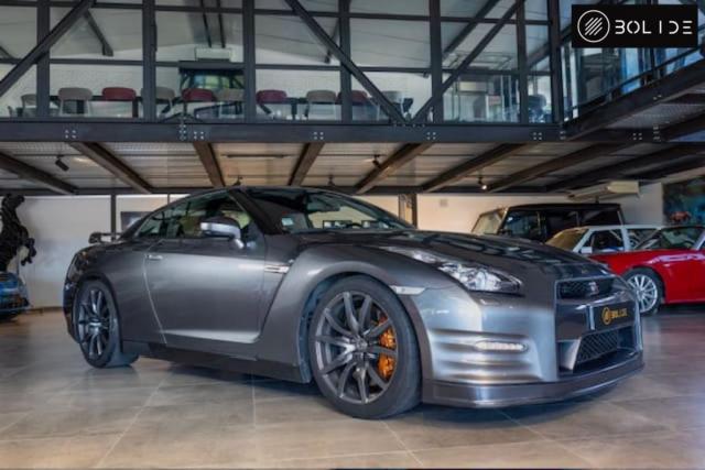 Nissan Gt-R image 1
