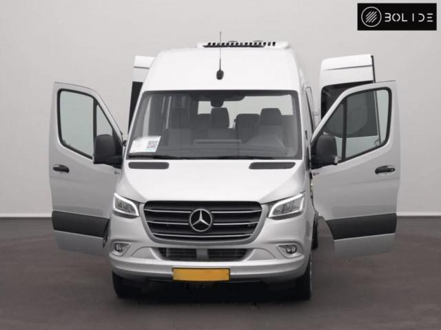 Mercedes Benz Sprinter image 2