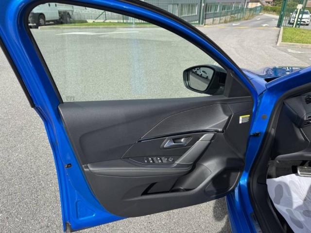 Peugeot 208 image 6