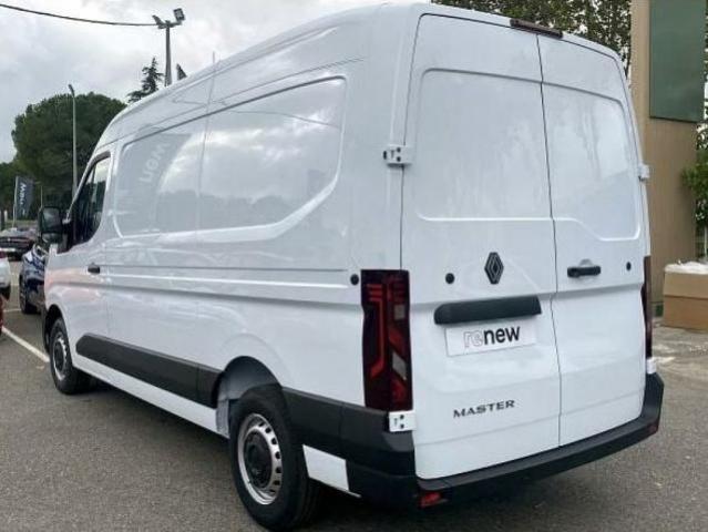 Renault Master image 2