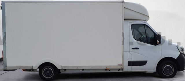 Renault Master image 2