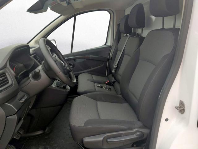 Renault Trafic image 2