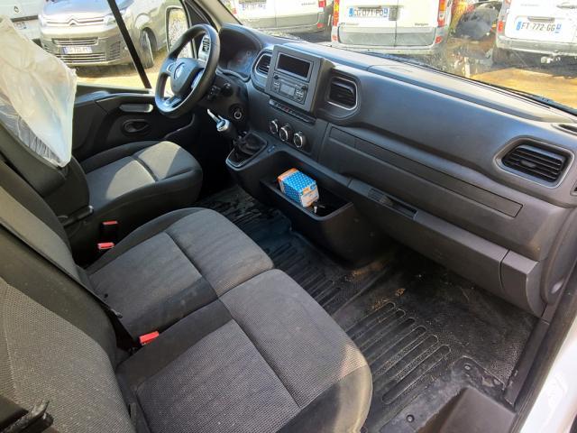 Renault Master image 2