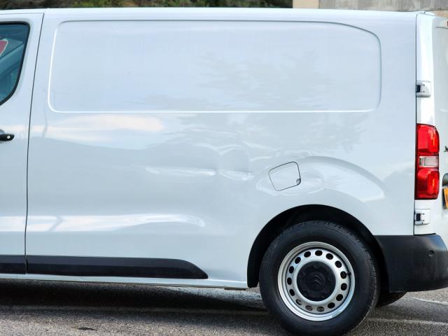 Citroen Jumpy image 2