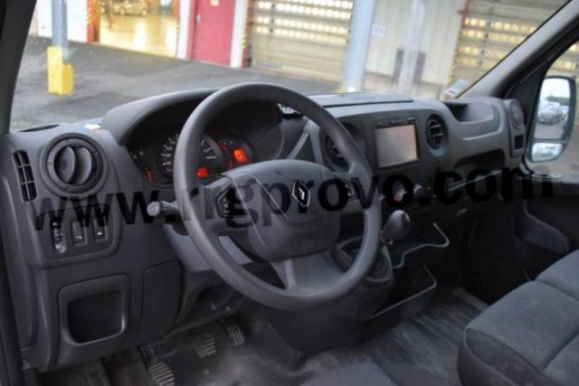 Renault Master image 2