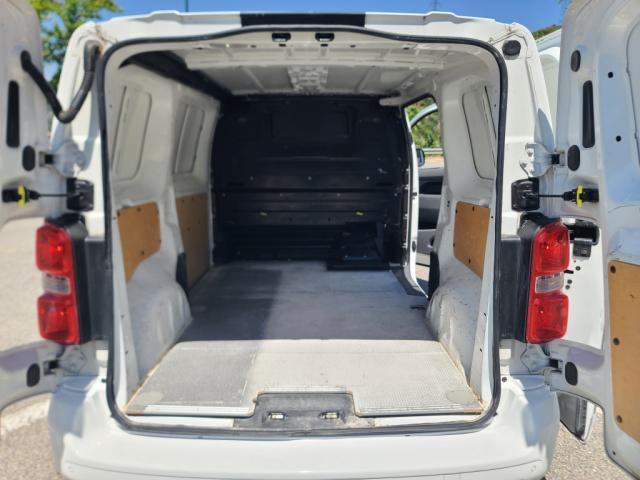Peugeot Expert image 2