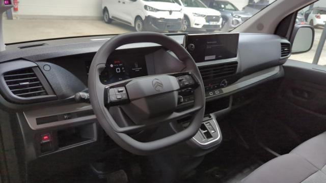 Citroen Jumpy image 2