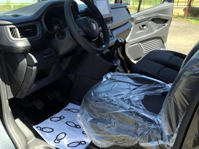 Renault Trafic image 1