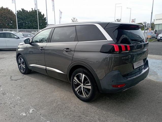 Peugeot 5008 image 9