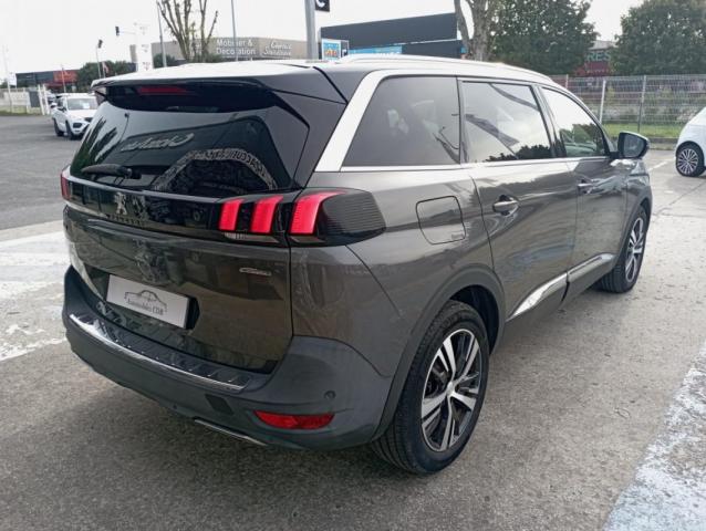Peugeot 5008 image 2