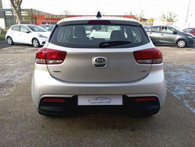 Kia Rio image 9