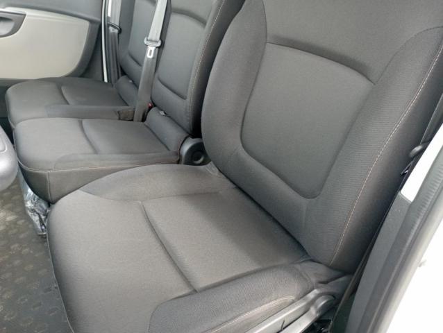 Renault Trafic image 8