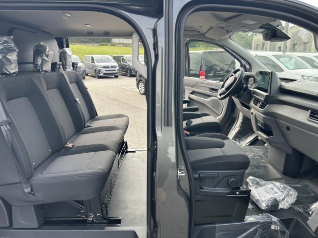 Volkswagen Transporter image 2