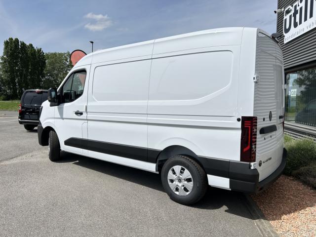 Renault Master image 2