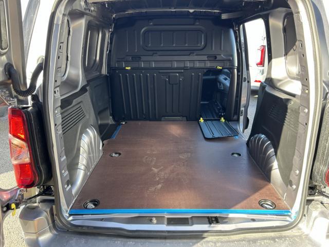 Opel Combo Cargo image 8