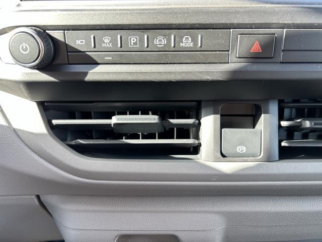 Volkswagen Transporter image 4