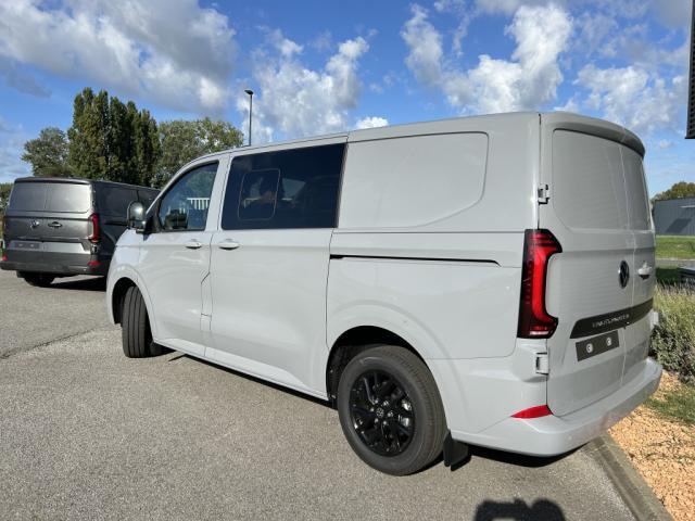 Volkswagen Transporter image 8
