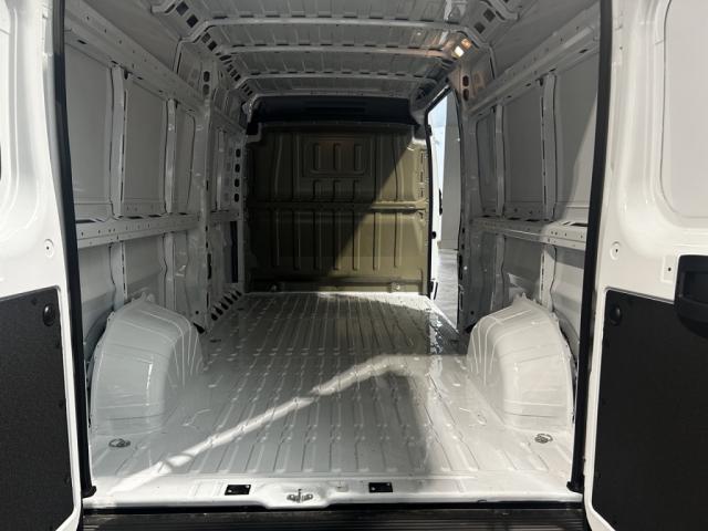 Peugeot Boxer image 1