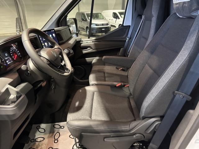 Renault Master image 8