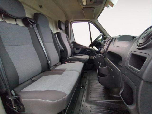 Renault Master image 1