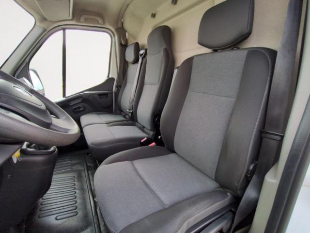 Renault Master image 9