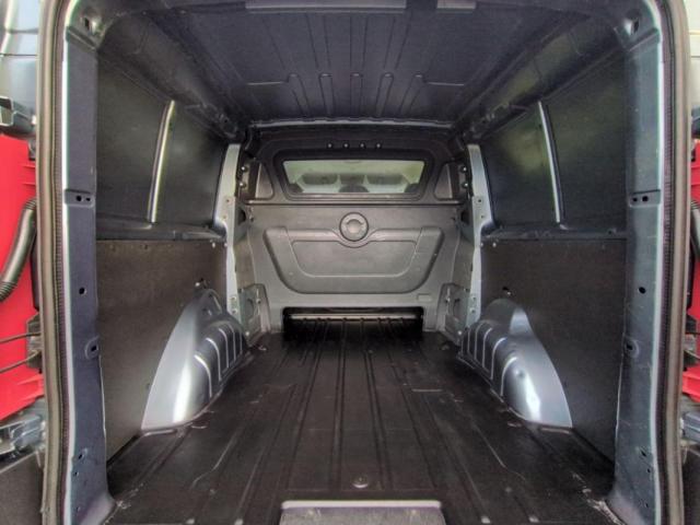 Peugeot Expert image 1