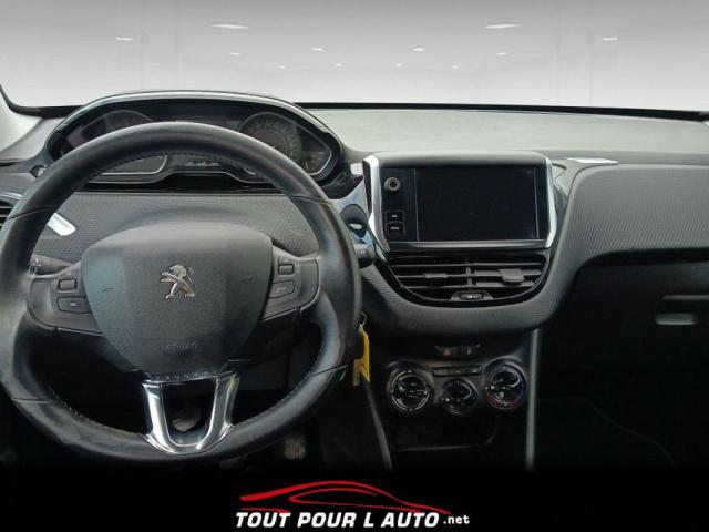 Peugeot 208 image 1