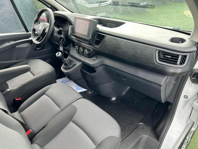 Renault Trafic image 3