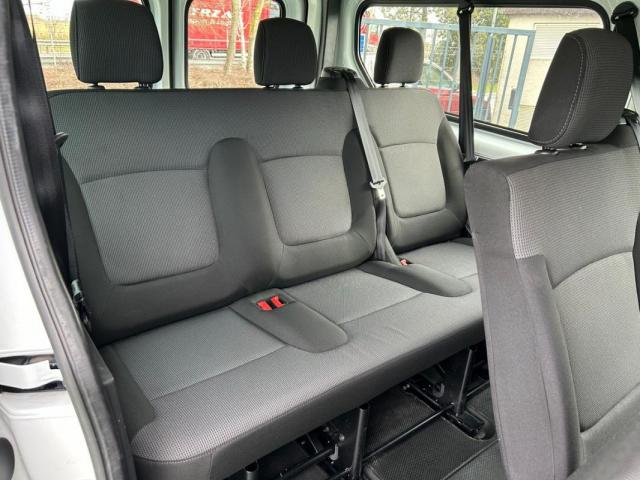 Renault Trafic image 8