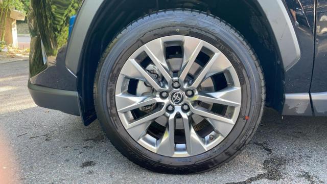 Toyota Rav4 image 2