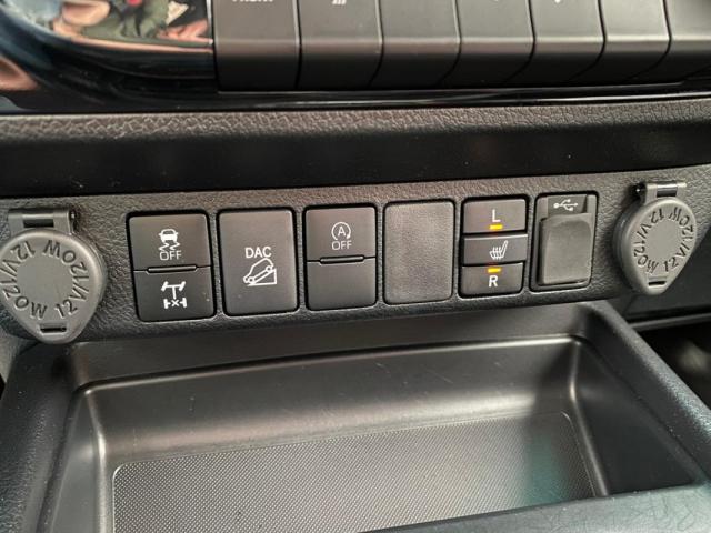 Toyota Hilux image 6
