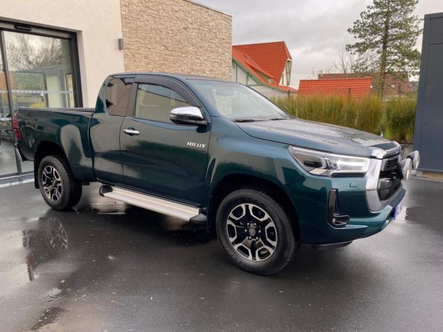 Toyota Hilux image 8