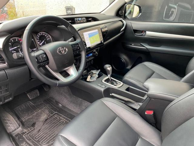 Toyota Hilux image 5