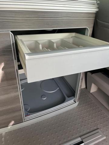 Volkswagen California image 9