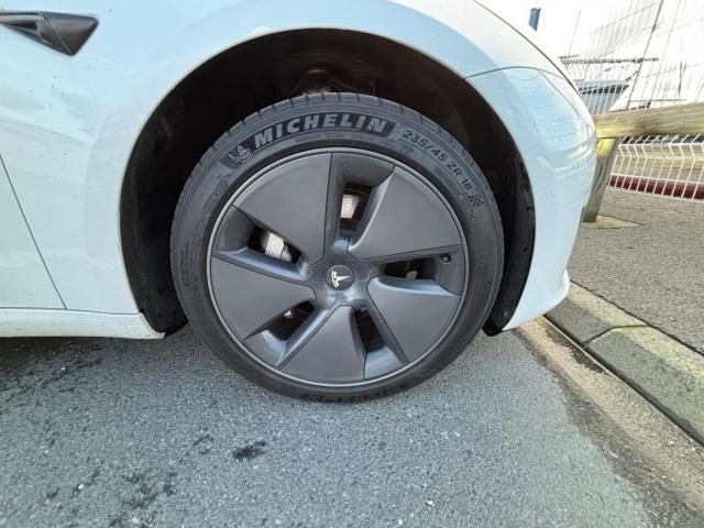 Tesla Model 3 image 8