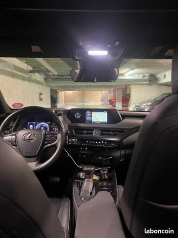 Lexus Ux image 7