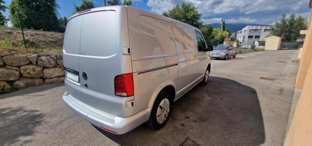 Volkswagen Transporter image 8