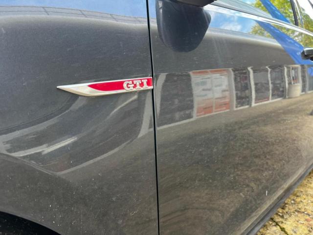 Volkswagen Golf image 6