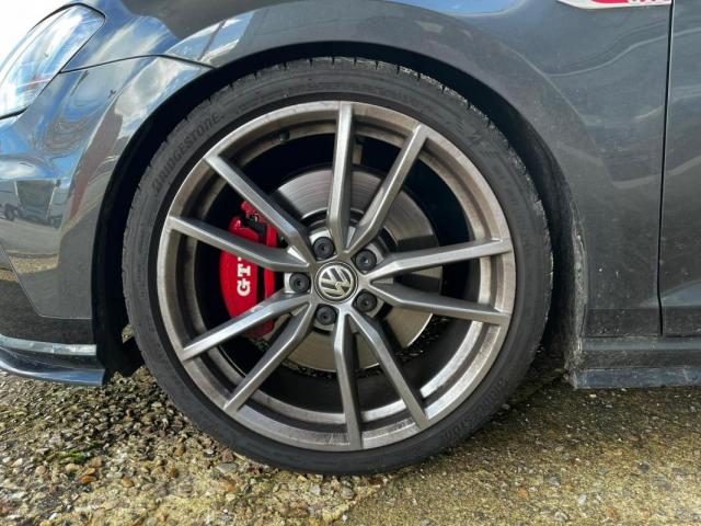 Volkswagen Golf image 8