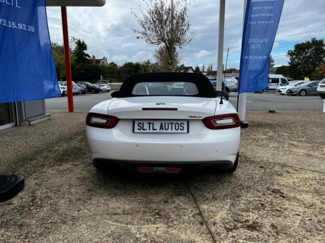 Fiat 124 Spider image 2