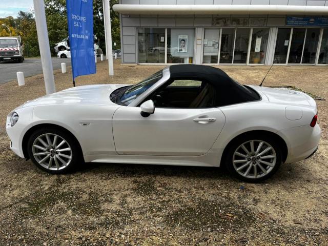 Fiat 124 Spider image 4