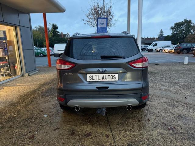 Ford Kuga image 4