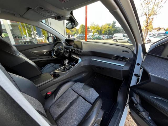 Peugeot 3008 image 1