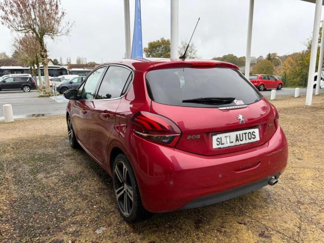 Peugeot 208 image 1