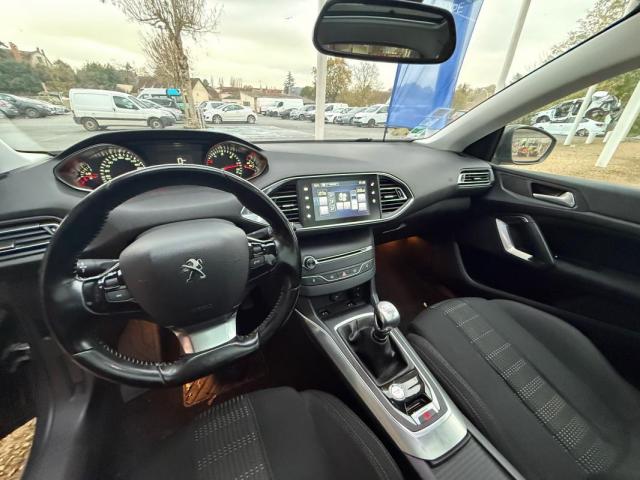 Peugeot 308 image 8
