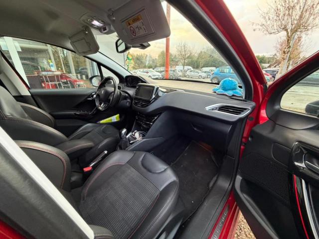 Peugeot 208 image 6