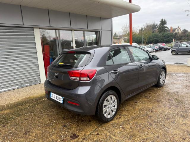 Kia Rio image 8